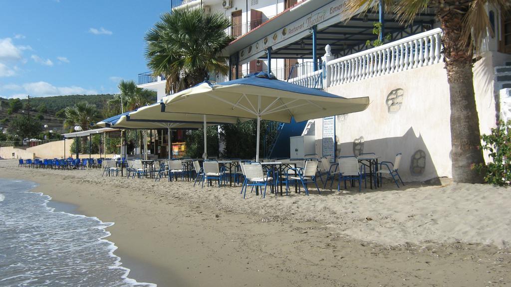 Oasis Hotel Theodoros & Litsa Galaris Agia Marina  Экстерьер фото