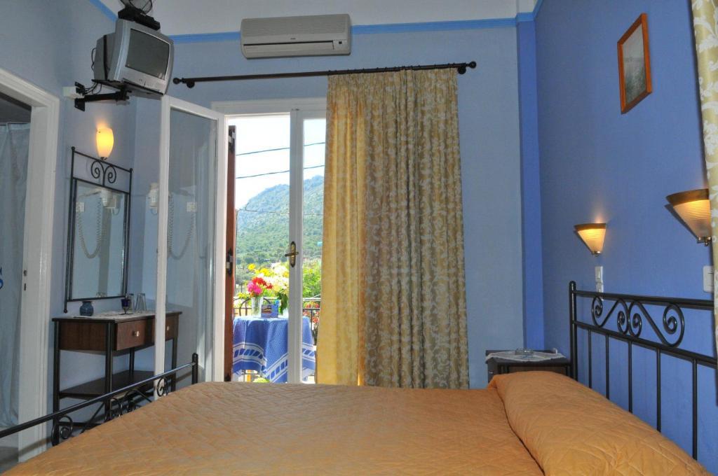 Oasis Hotel Theodoros & Litsa Galaris Agia Marina  Экстерьер фото